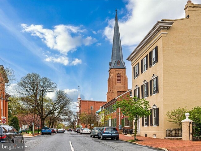 Building Photo - 166 W All Saints St
