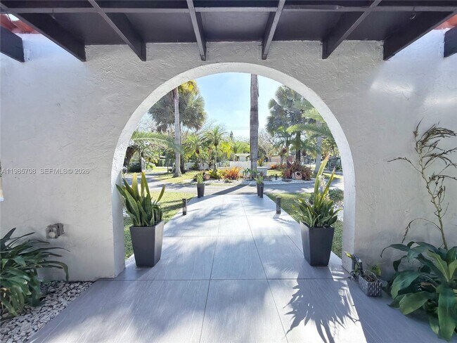 Building Photo - 7925 SW 124th St