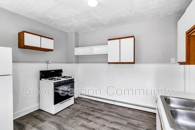 Building Photo - 1209 Hertel Ave