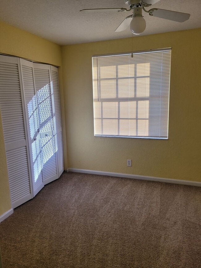 Building Photo - Summit Lake