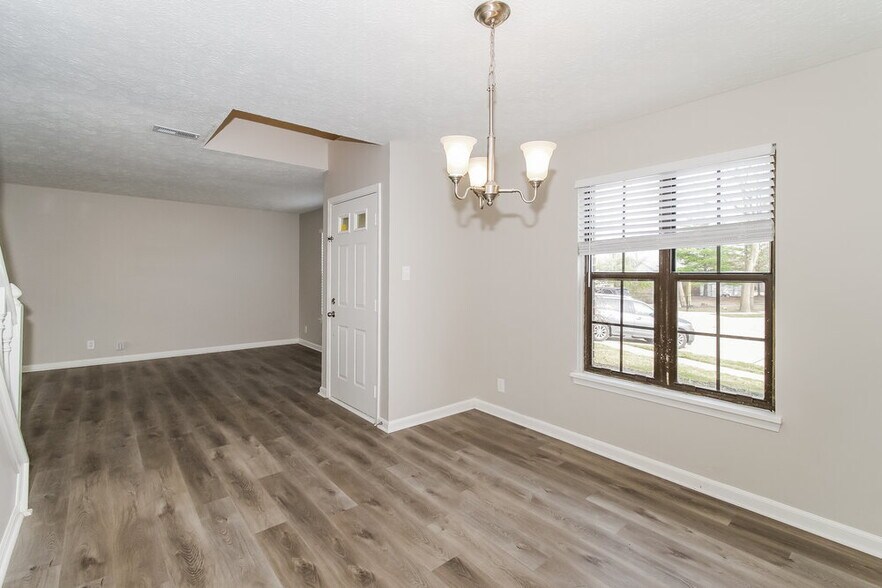 Building Photo - 6722 Foxfire Dr