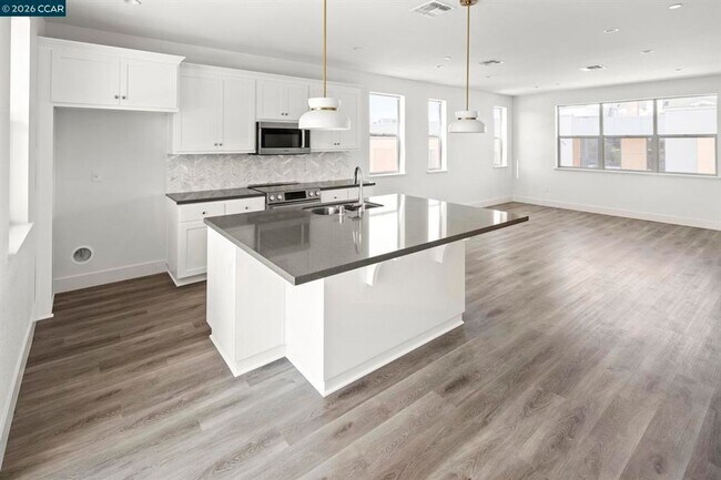 Building Photo - 2802 Chattelton Ln., San Pablo