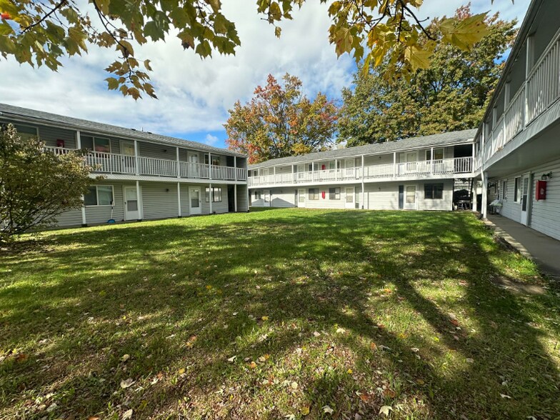 Primary Photo - 516 Massillon Rd