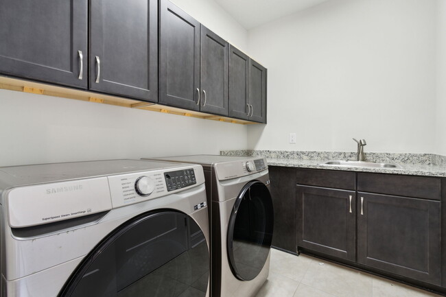 Building Photo - 401 Marquesa Cir