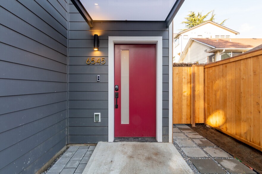 Building Photo - 6547 26th Ave NW