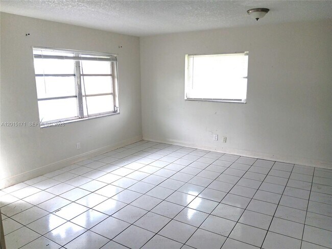 Building Photo - 7004 NW 67th Ave