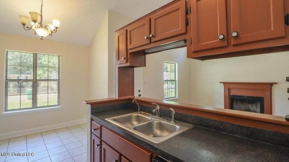 Building Photo - 1737 James Buchanan Dr