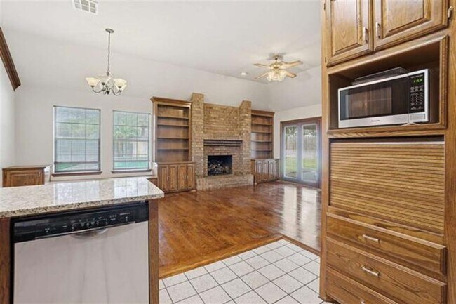 Building Photo - Beautiful 4 Bedroom Home with Pool – Available Now!