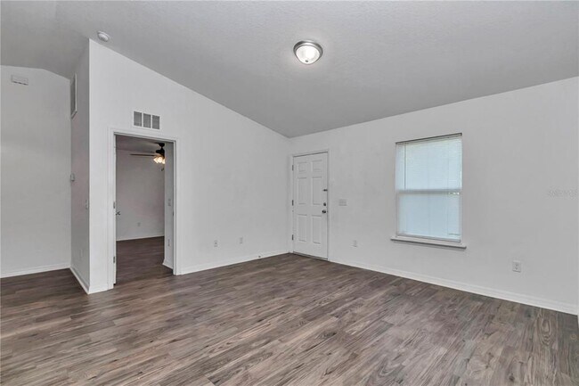 Building Photo - 460 Locust Rd
