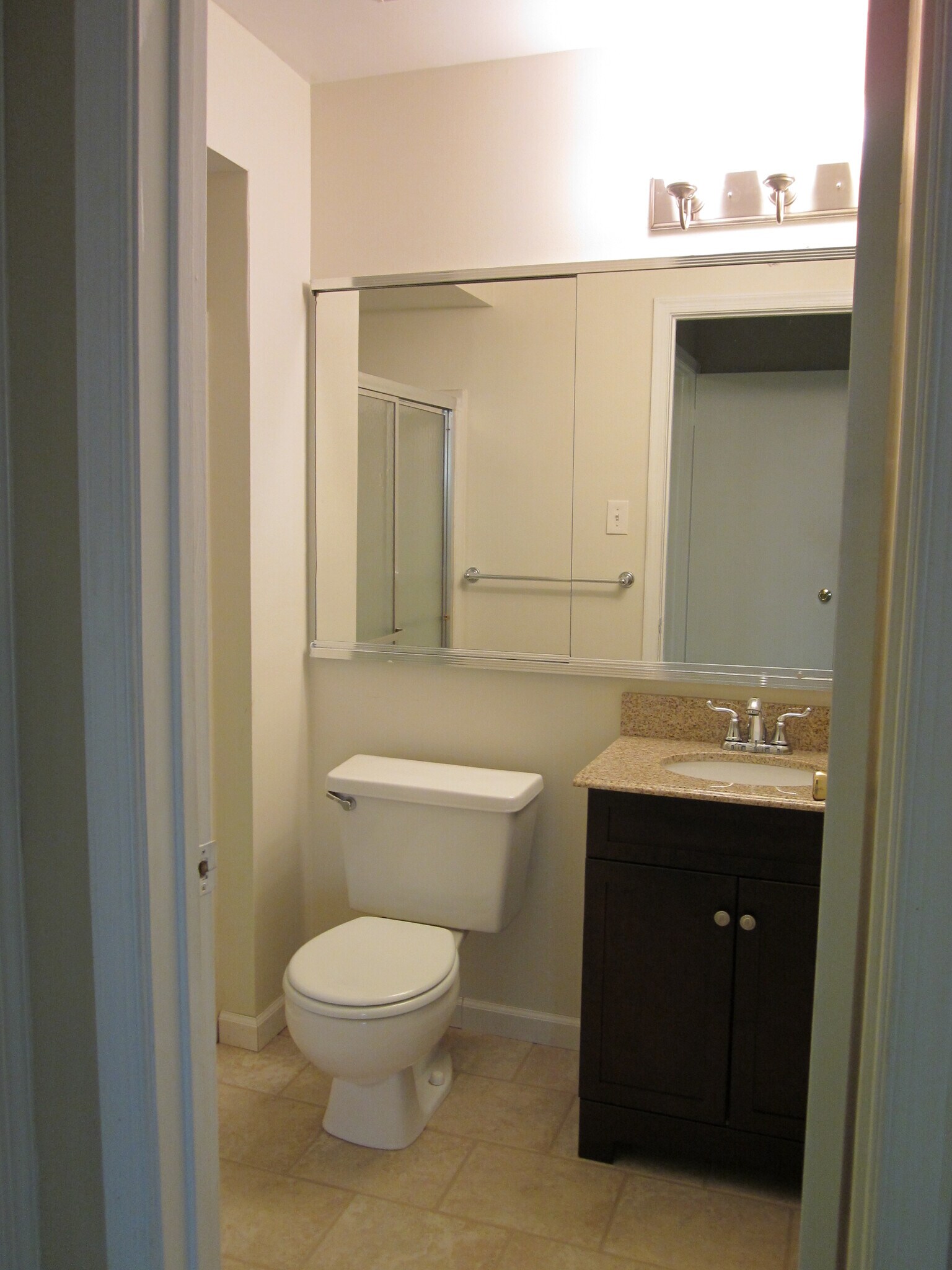 Full Bath off Main Bedroom - 2605 Thistledown Ct