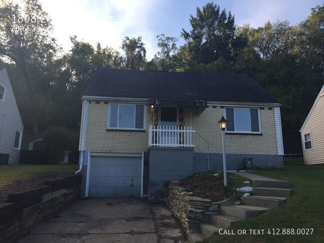 Primary Photo - 3 bedroom 1.5 bath Penn Hills!