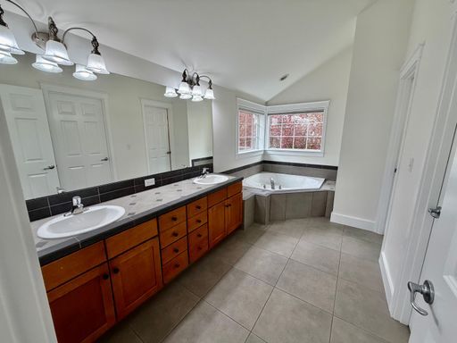 Building Photo - Urban Madison Valley three-bedroom townhome Available April 1st, 2026