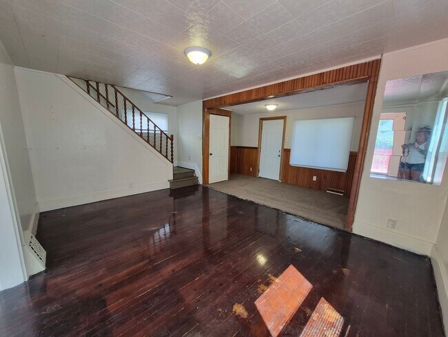 Building Photo - 2806 Hartzer St