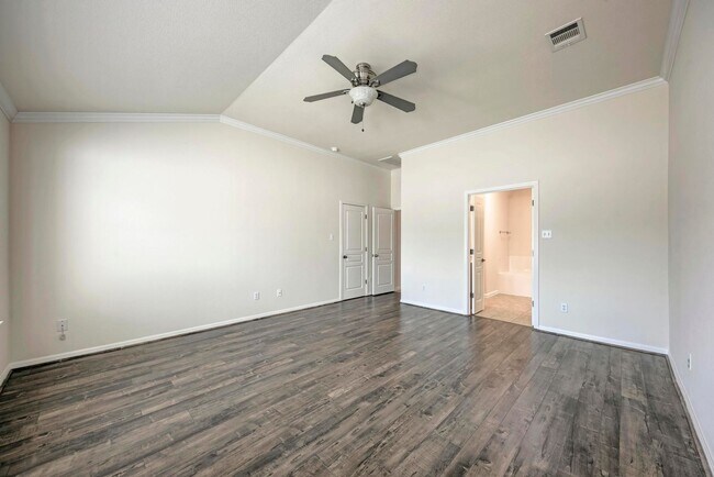 Building Photo - Large home in Pflugerville!  3 car garage - Highland Park Neighborhood
