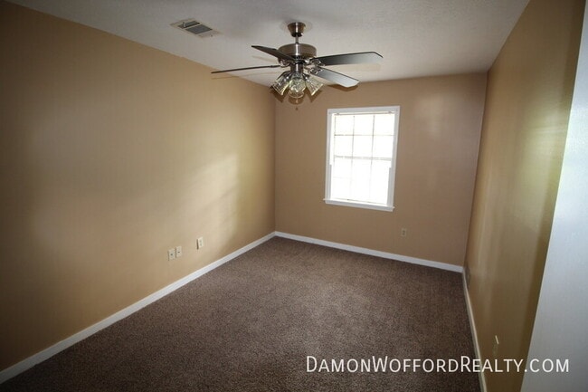 Building Photo - 308 Longmeadow Ct N