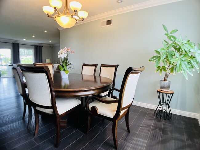 Dining room - 6301 Coldwater Canyon Ave