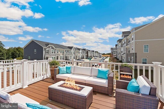 Building Photo - 9117 Crk Btm Ln