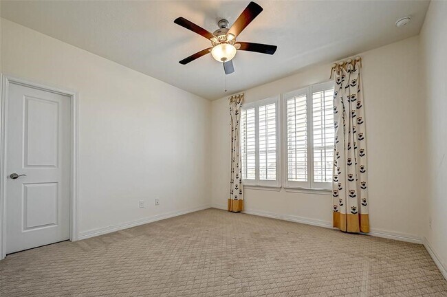 Building Photo - 28214 Evergreen Cove Ln