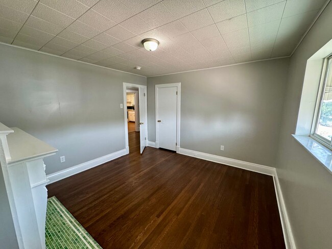 Building Photo - 227 5th Ave