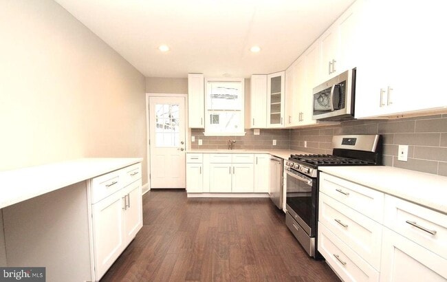 Building Photo - 1271 S 24th St