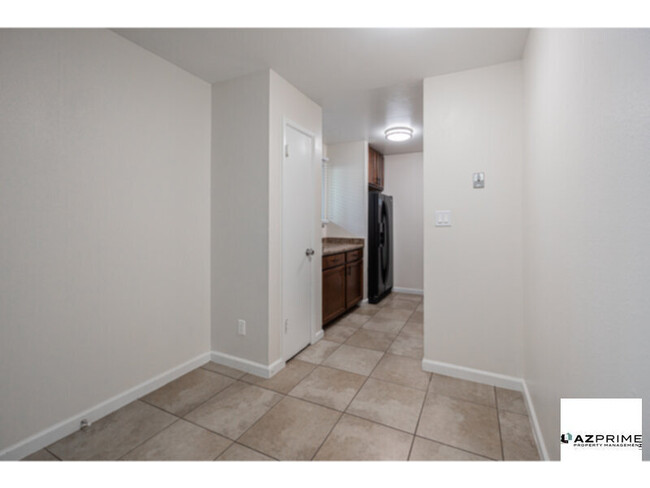 Building Photo - $500 OFF OF FIRST MONTH'S RENT MOVE IN SPE...