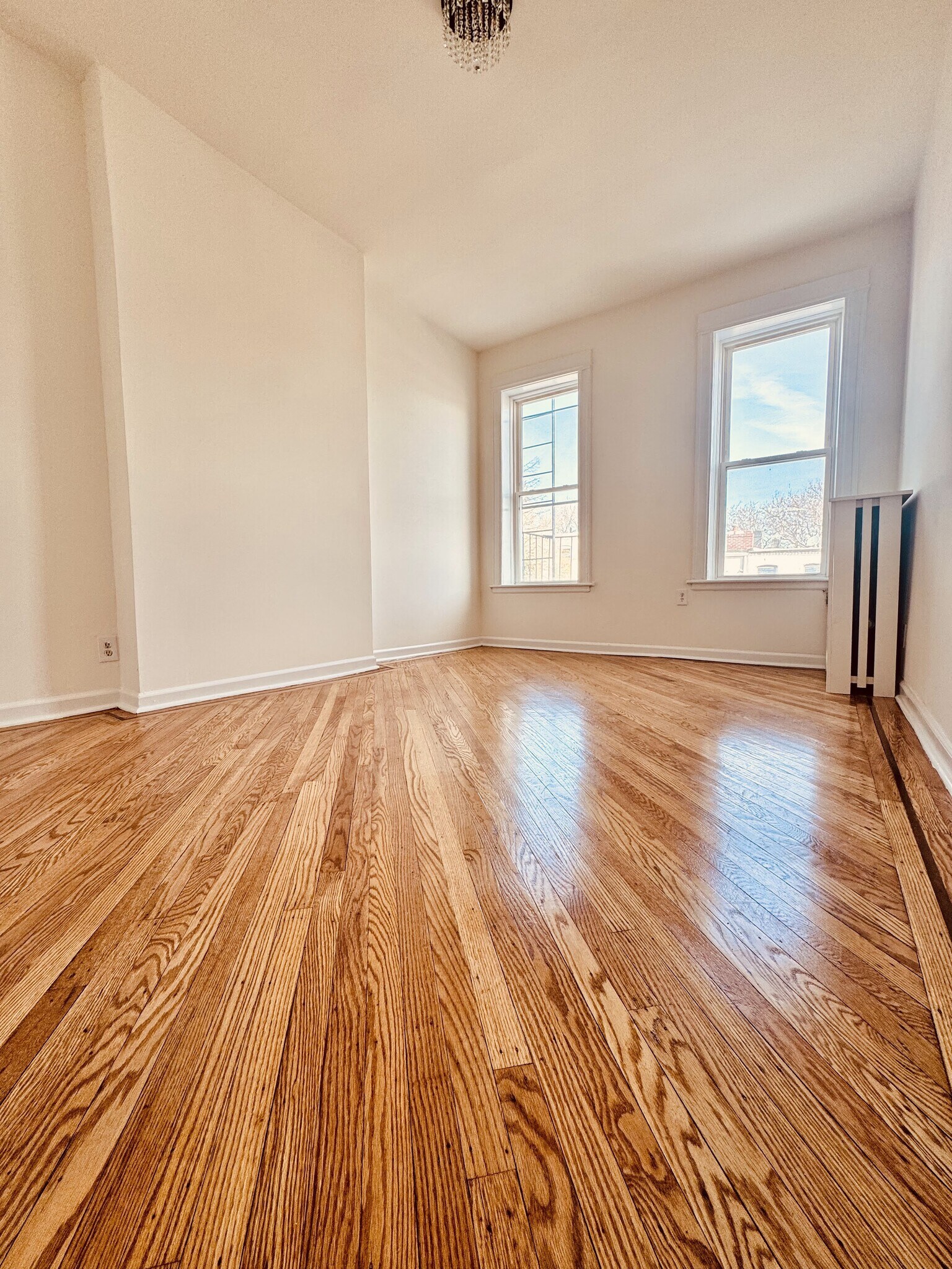 Building Photo - 537 73rd St