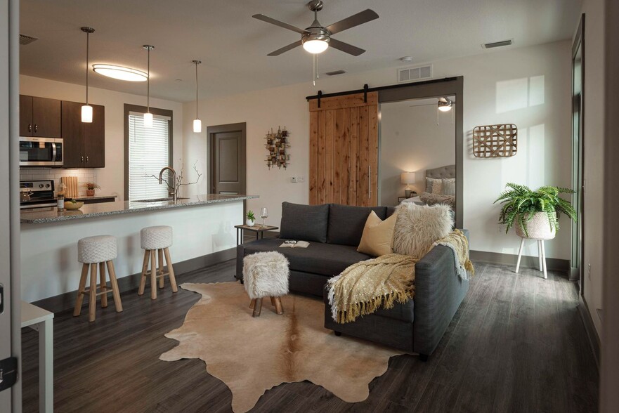 Interior Photo - The Central On Orange Lake Apartments