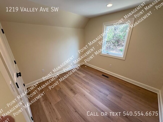 Building Photo - 1219 Valley Ave SW