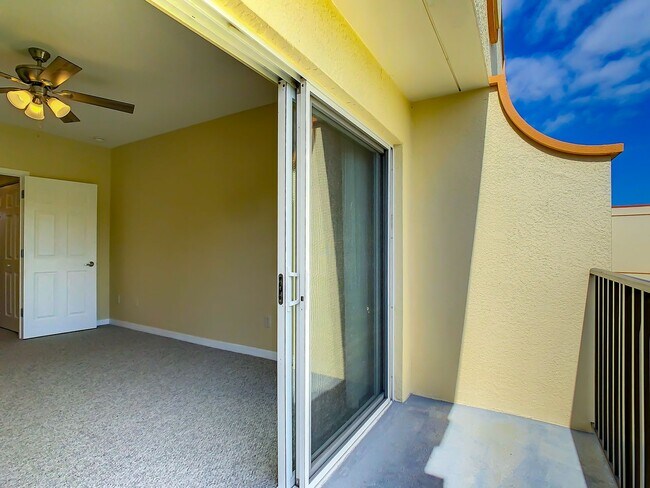 Building Photo - Deep Creek Townhome - Golf Course View (ONE FREE MONTH RENT FOR QUALIFIED APPLICANTS!)