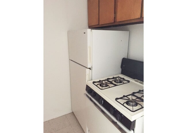 Interior Photo - 3239 Bishop Street