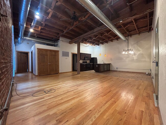 Primary Photo - Large One Bedroom One bath Loft Apartment ...