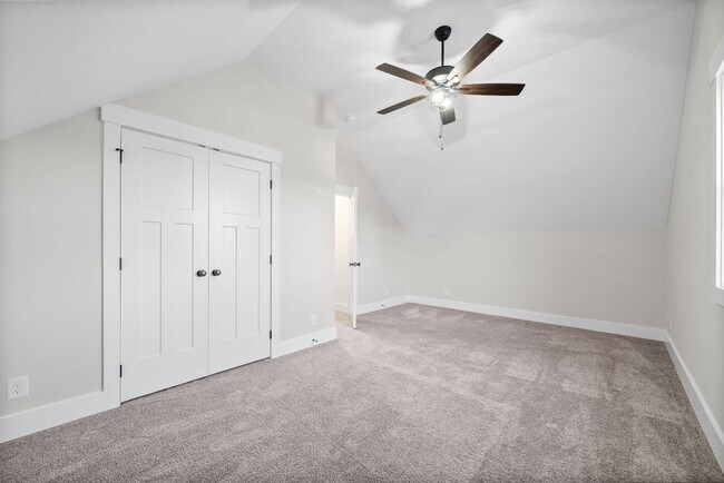 Building Photo - 361 Frontier Dr