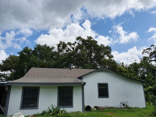 Primary Photo - 1272 Pecan St