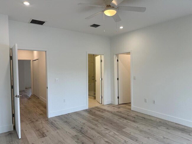 Building Photo - Northeast 17th Avenue, Fort Lauderdale, FL 33304 - 2 BR 2.5 BA townhouse