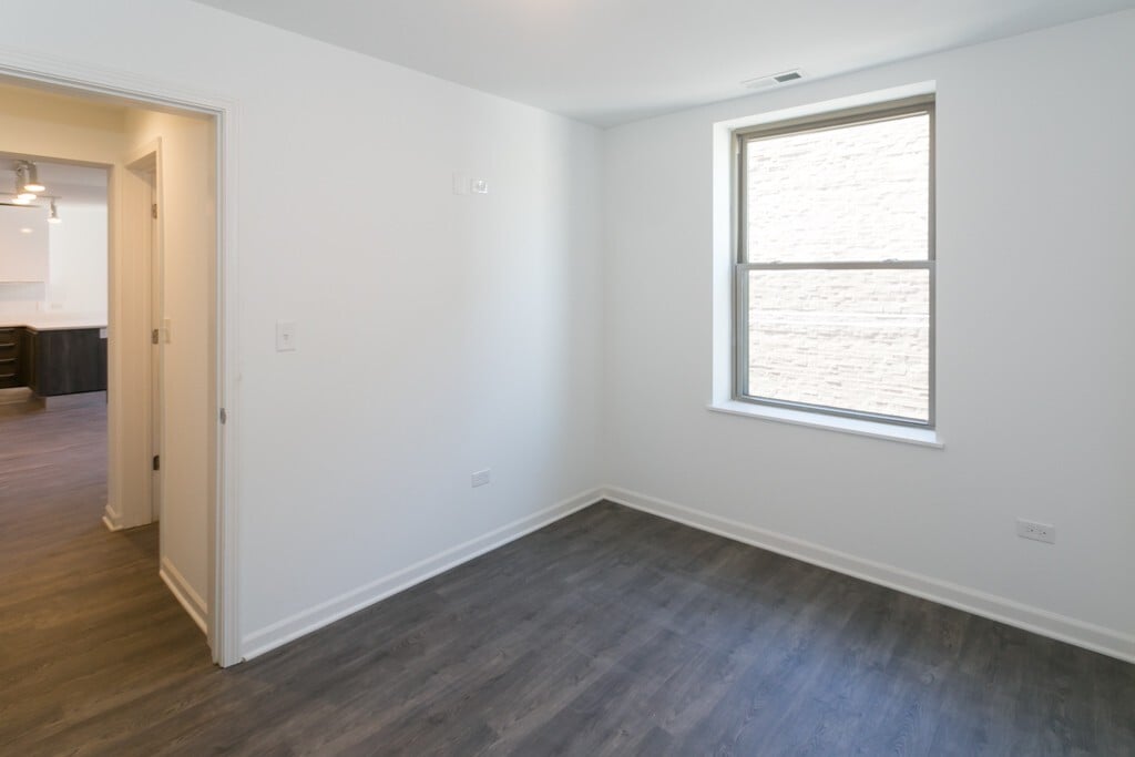 Building Photo - 940 W Winona St
