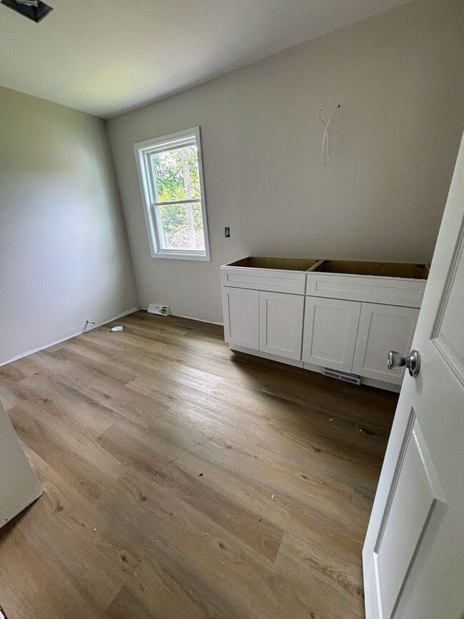 Building Photo - 5 Firethorn Ct