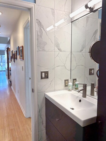 Building Photo - 482 Paseo