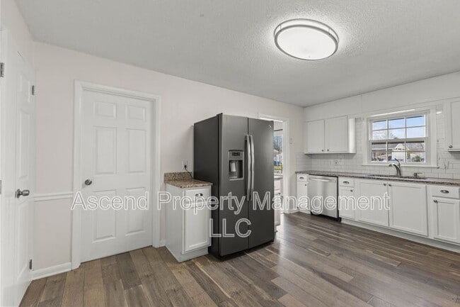 Building Photo - 4610 Leslie Ln