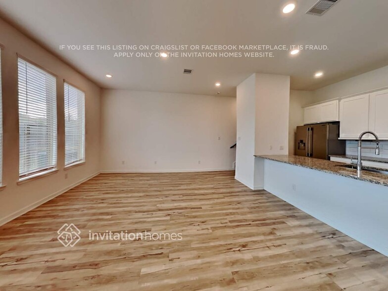Building Photo - 4019 Champlain Wy