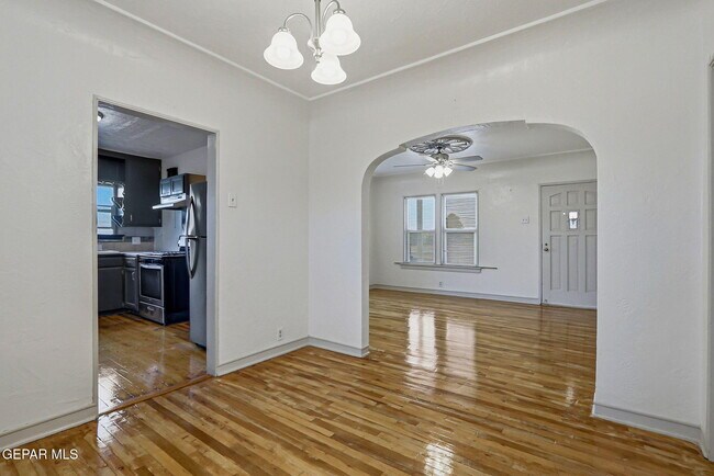 Building Photo - 7921 Lirio Rd