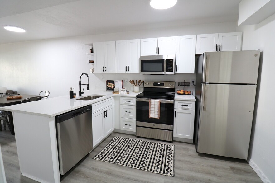 Oakbrook Walk Apartments 1331 SW 13th St Gainesville FL 32608 Apartment Finder