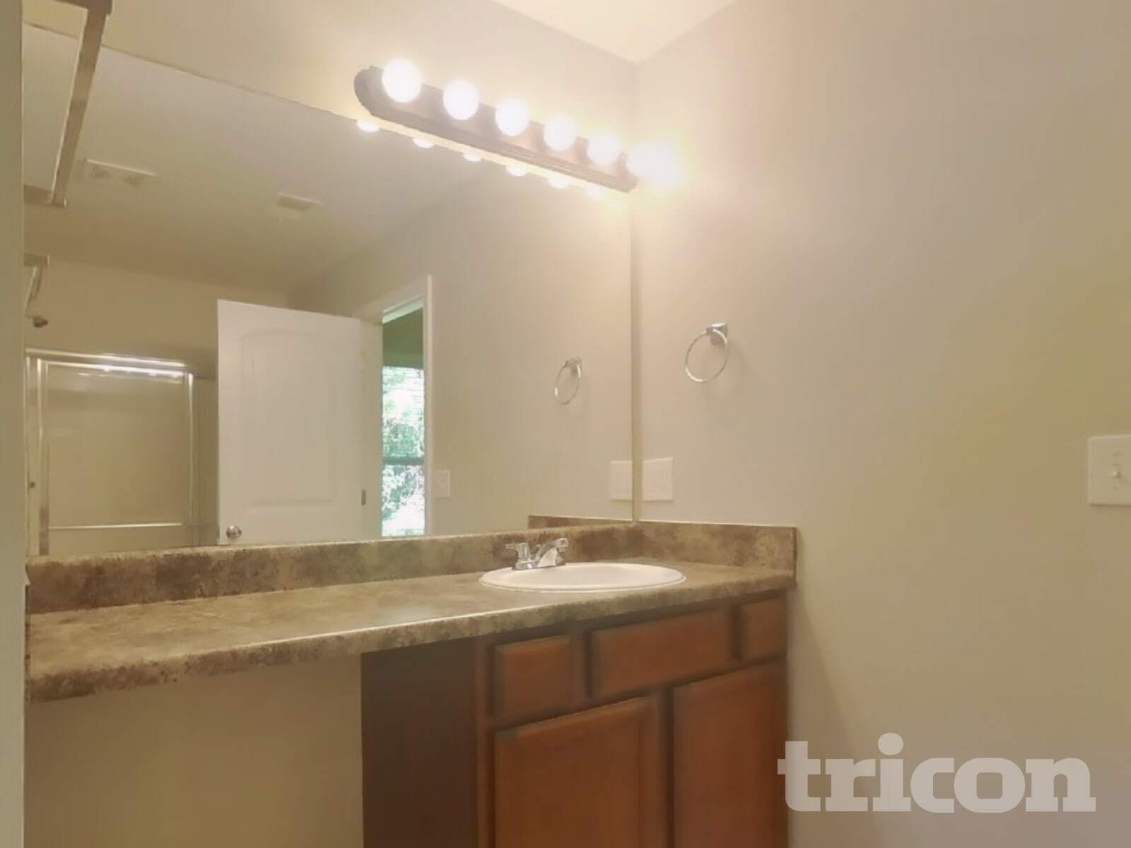 Building Photo - 127 Bethany Manor Dr