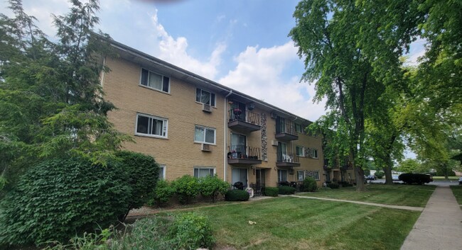 Building Photo - 1120 S Lorraine Rd