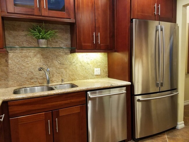 Building Photo - Beautiful 3 bed 2 bath Cambrian home in a ...