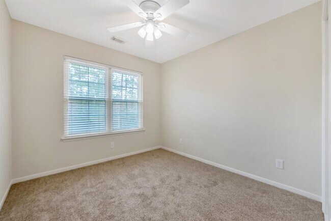 Building Photo - 27 Bethany Bend Dr