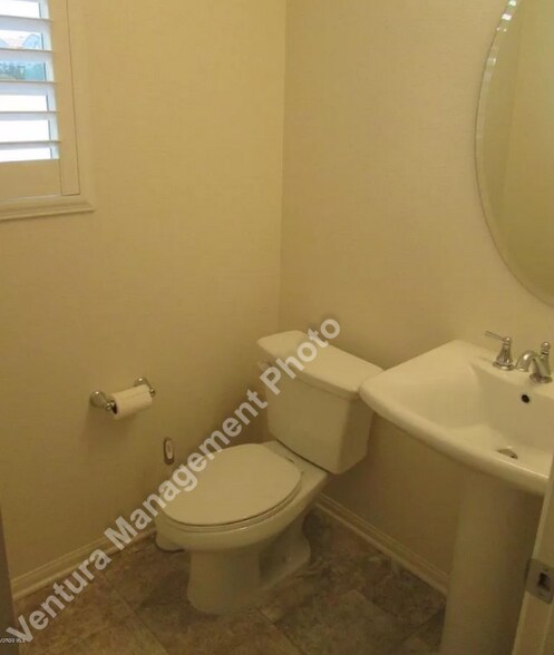 Building Photo - 523 Pioneer St