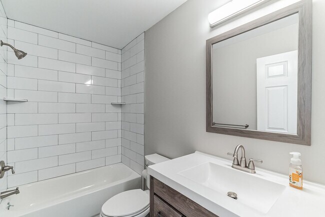 Building Photo - 487 Fort Hill Cir