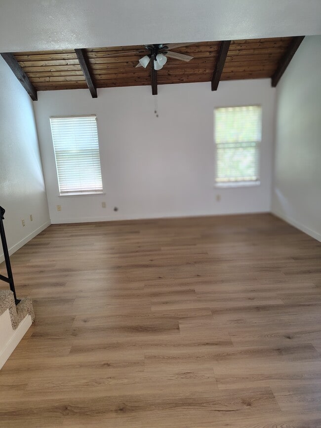 Living Room - 1100 S Edison St