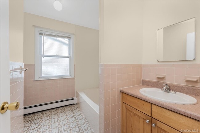 Building Photo - 26 Fairview Ave