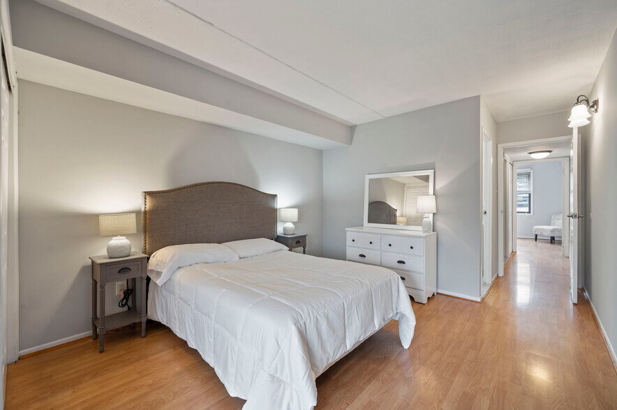 Building Photo - 253 Shawmont Ave